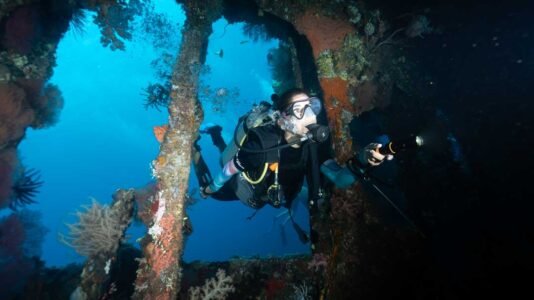 Diving USAT Liberty Tulamben